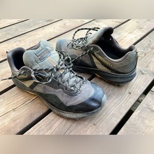 Merrell MQM Goretex Hiking Shoe 9.5 Men’s. Olive Color. Worn a few times